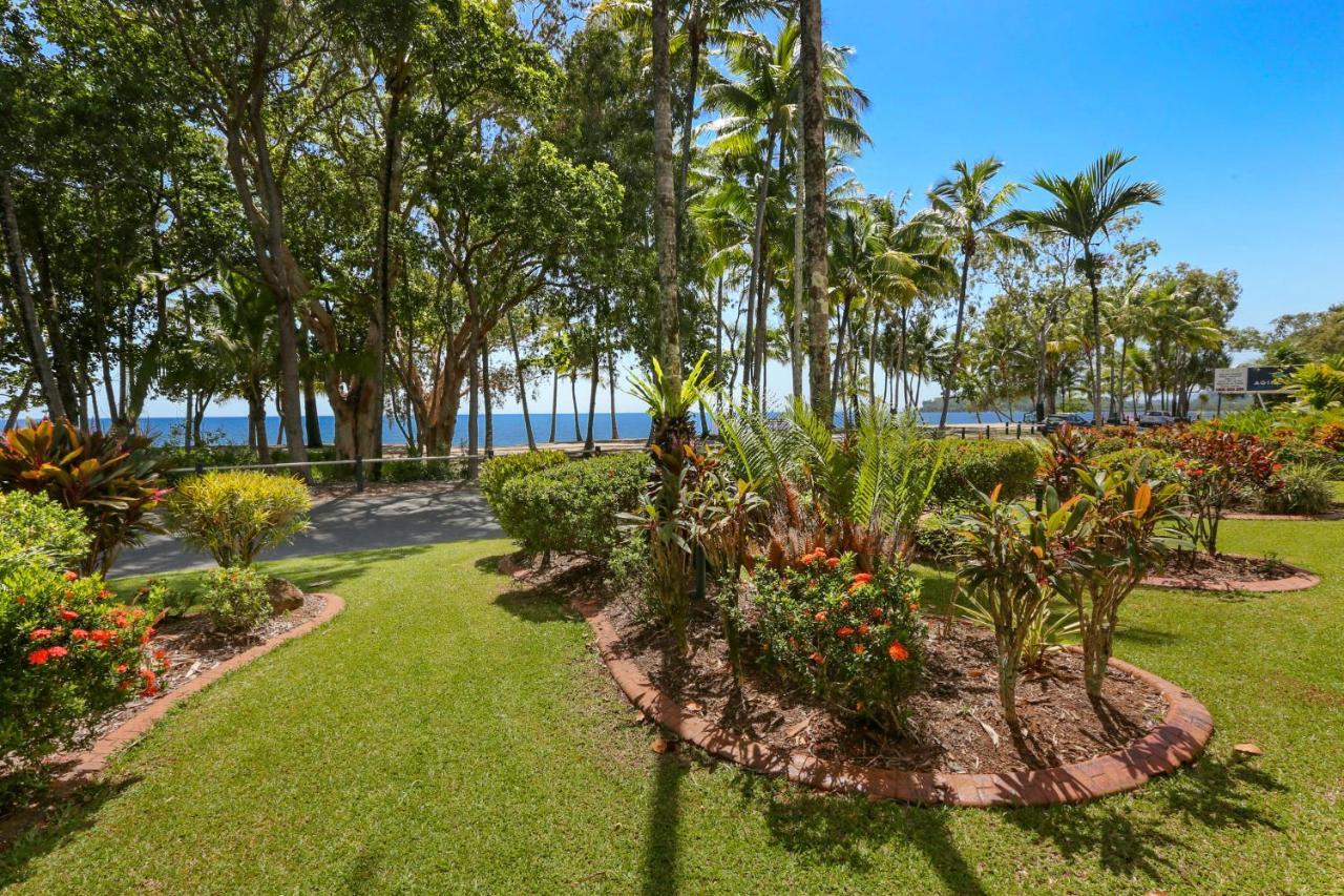 Agincourt Beachfront Apartments Клифтон-Бич Экстерьер фото